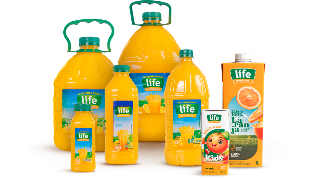 Garrafas de suco industrializado integral de laranja da Life